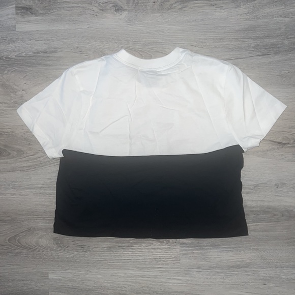 NIKE Crop Top - Picture 5 of 6